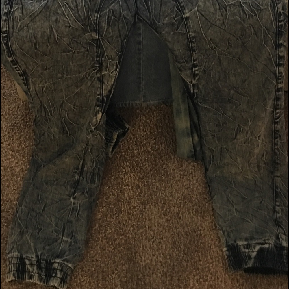 Jeans - Picture 2 of 2
